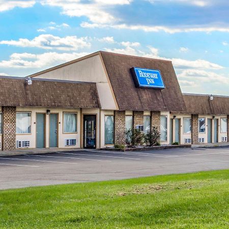 Rodeway Inn Shippensburg Bagian luar foto
