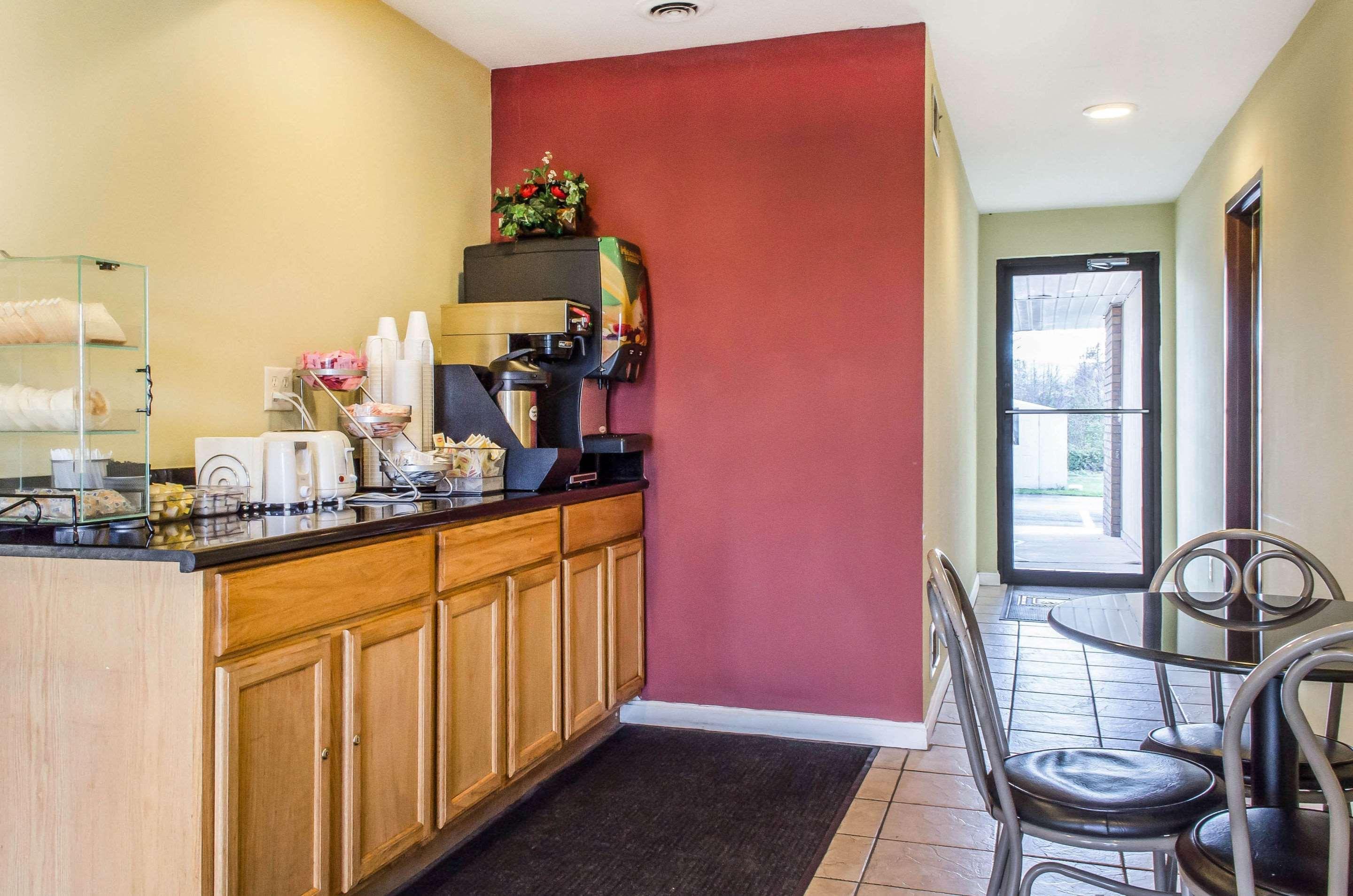 Rodeway Inn Shippensburg Bagian luar foto