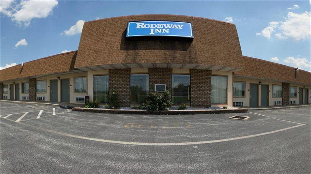 Rodeway Inn Shippensburg Bagian luar foto