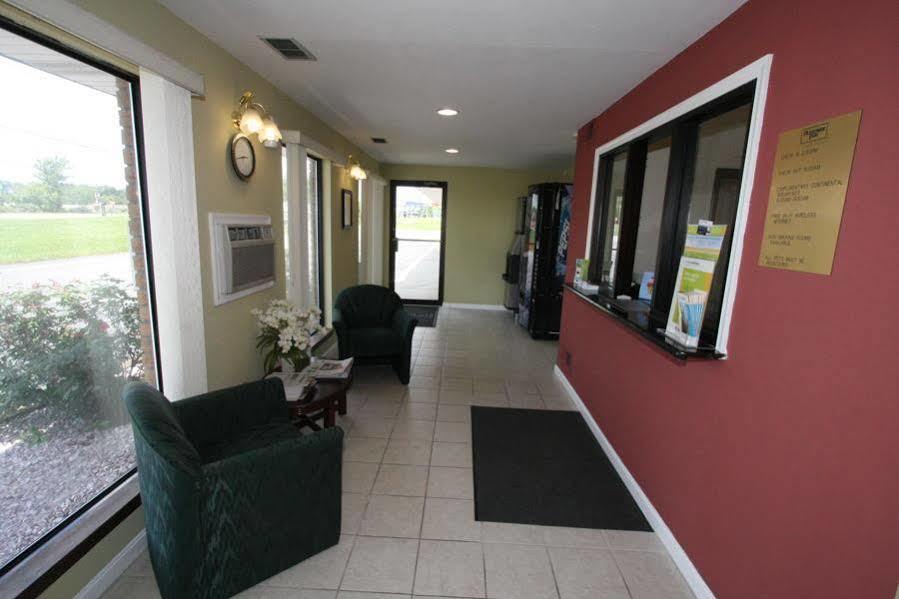 Rodeway Inn Shippensburg Bagian luar foto